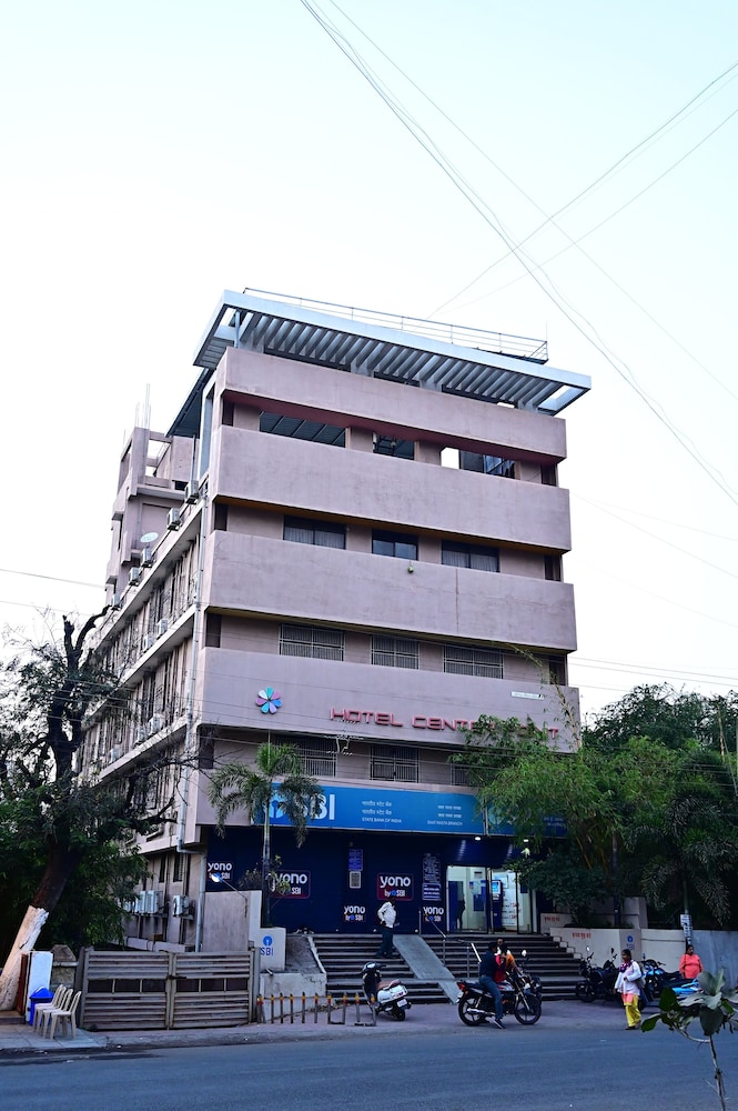 Hotel Center Point — hotel in Solapur