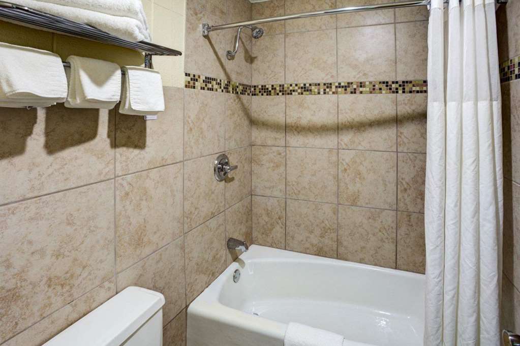 Econo Lodge Phillipsburg - photo 13