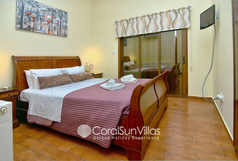 Elegant Huge Villa Large Pool Ideal For Weddings