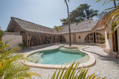 Villa Keluarga — 4-Star Luxury Hotel in Gili Air, Indonesia