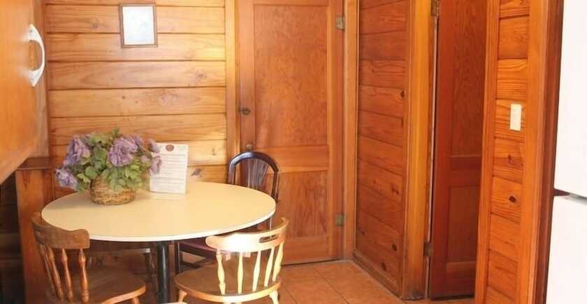 Aurora's Kentucky Lake Cottages - photo 4