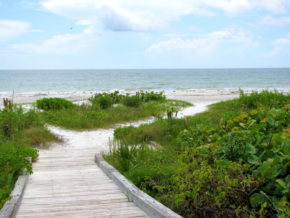 Sanibel Moorings Condo Resort - photo 33