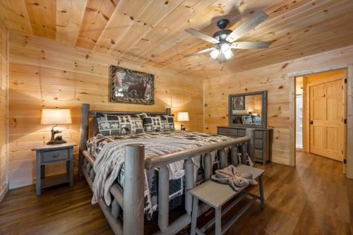 Winter Specials Dogs Welcome 3 King Beds Hot Tub Game Room — 4-Star Luxury Hotel in Sevierville, United States