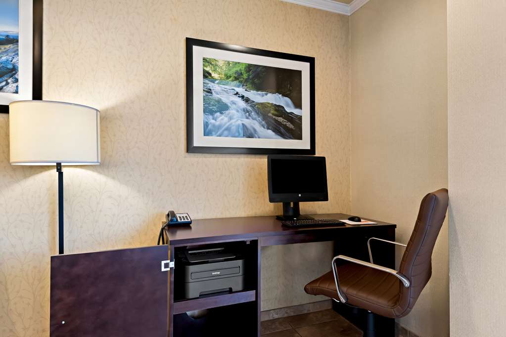 Comfort Inn & Suites Creswell - photo 36