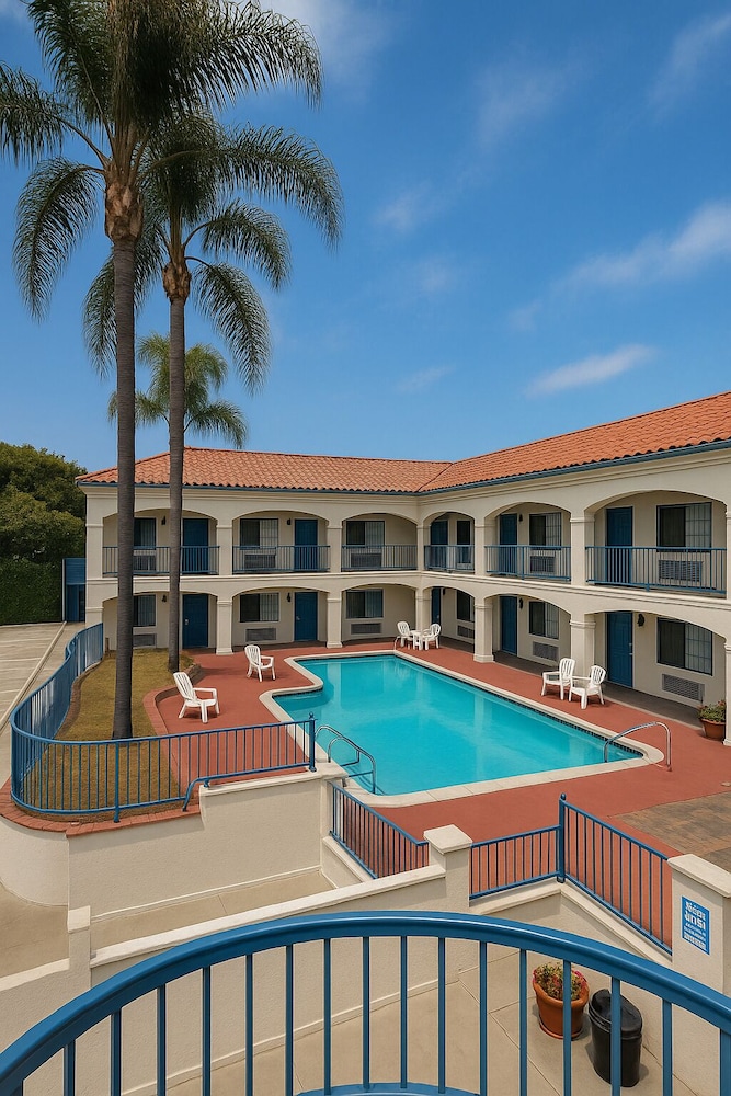 Lyfe Inn & Suites By Aga Lax Airport in Inglewood, United States