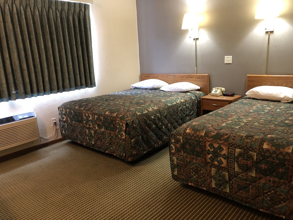 The Thunder Cove Hotel - photo 8