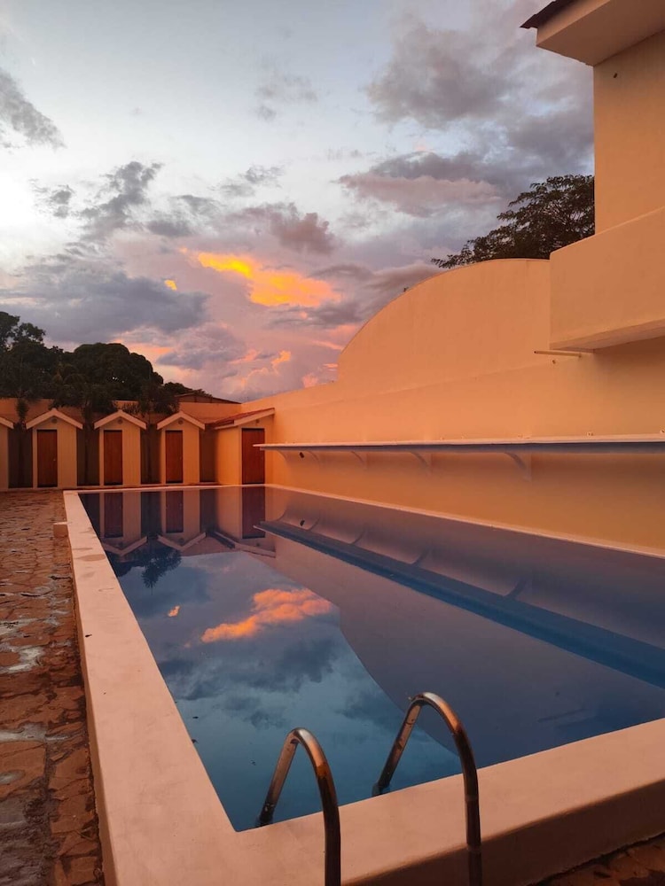 Bardo Inn Hotel — Granada