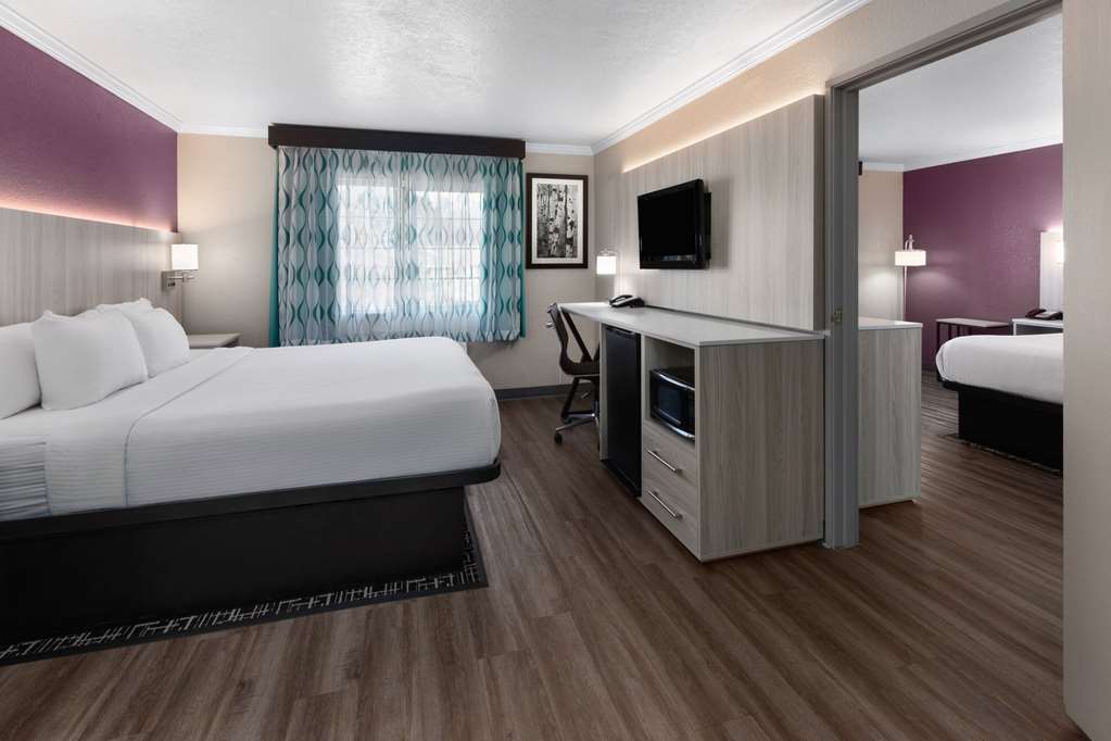 La Quinta Inn & Suites by Wyndham North Orem - photo 24