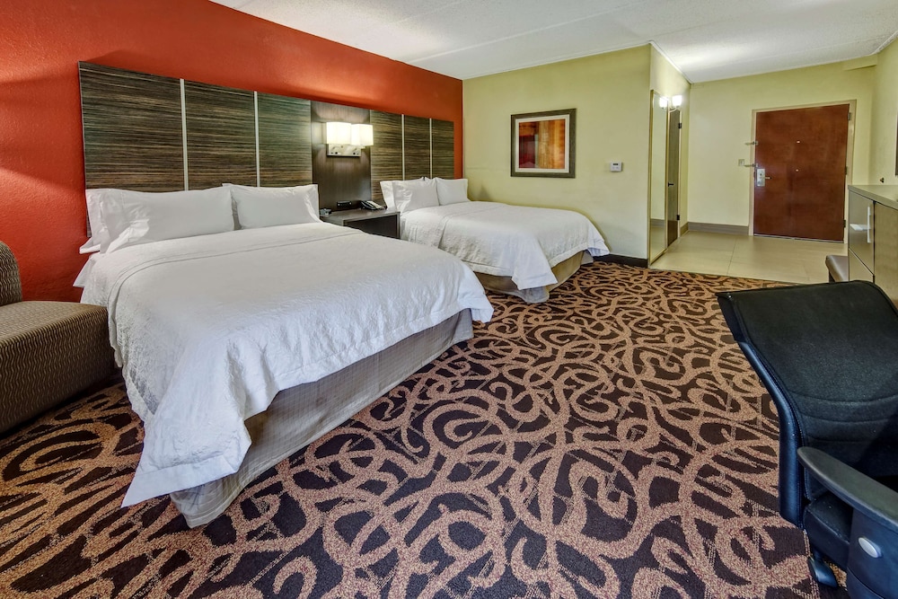 Hampton Inn Houston Baytown - photo 12