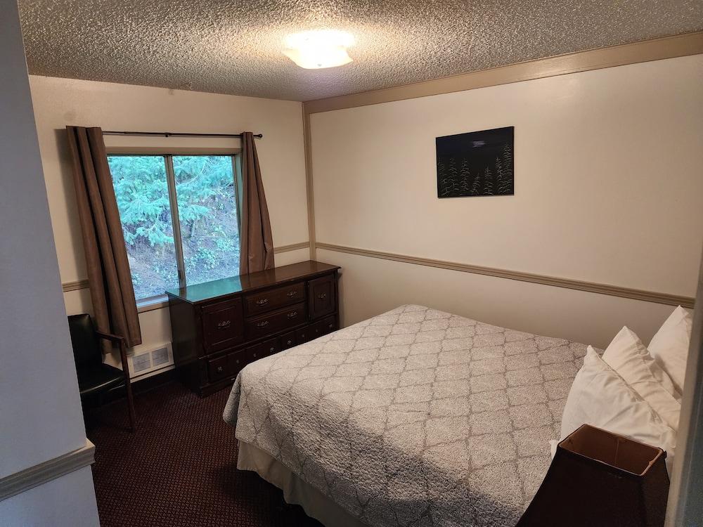 Plainview Motel & RV Park - photo 13