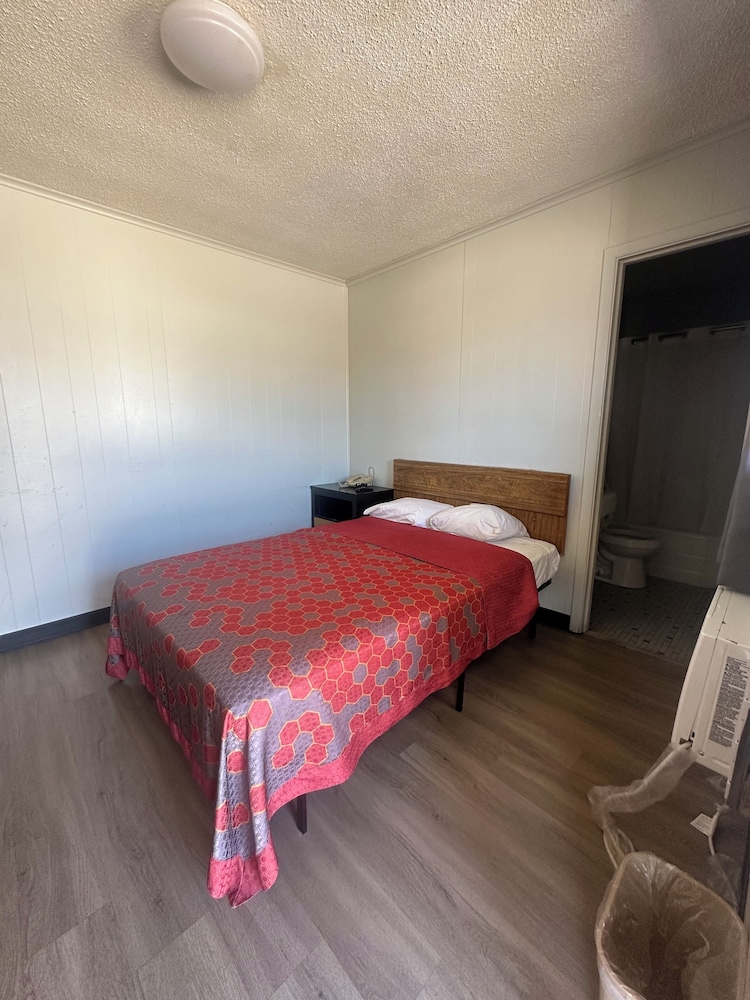 Travel Inn Montgomery AL - photo 17