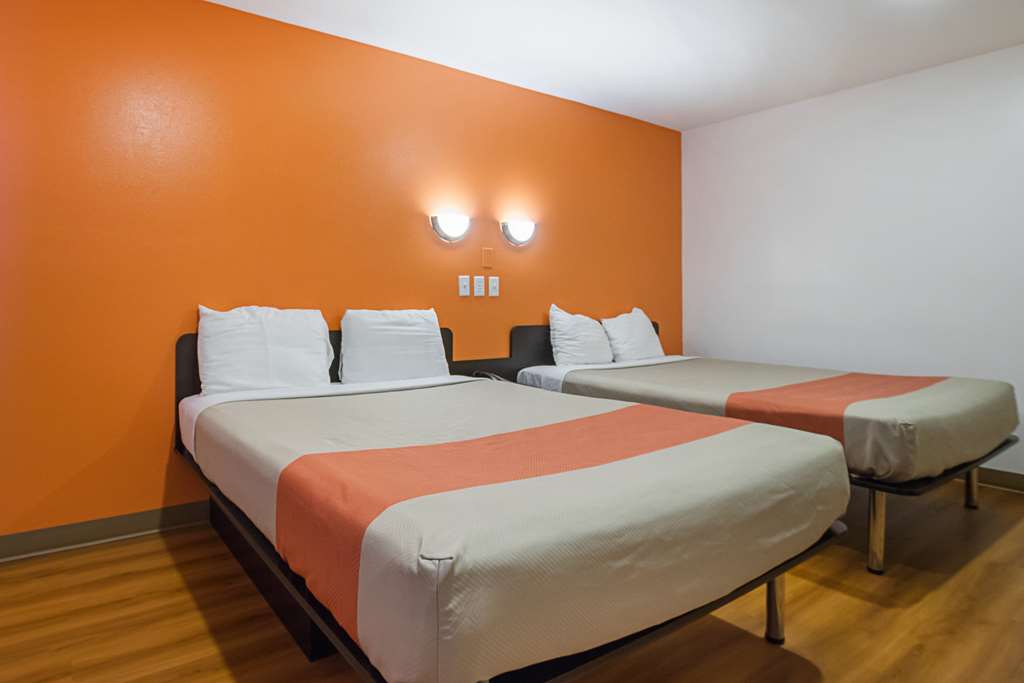 Motel 6 Marshalltown IA - photo 11