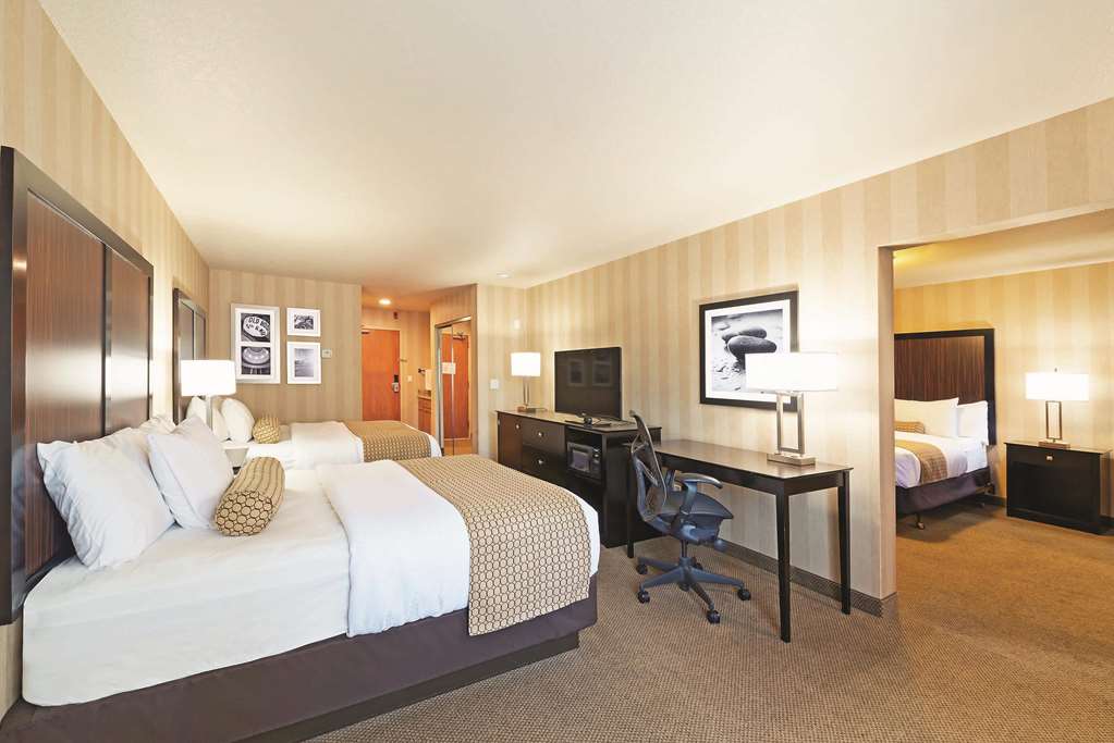La Quinta Inn & Suites by Wyndham Boise Towne Square - photo 34