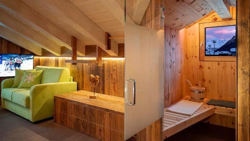 Chalet Mott — 4-Star Luxury Hotel in Livigno, Italy