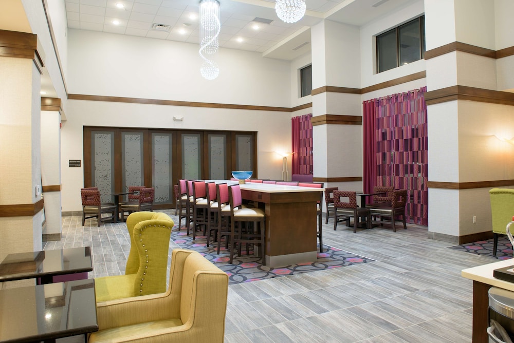 Hampton Inn & Suites Bay City - photo 2