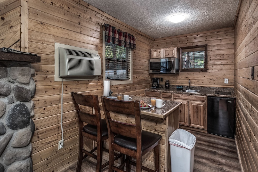 Upper Canyon Inn & Cabins - photo 53
