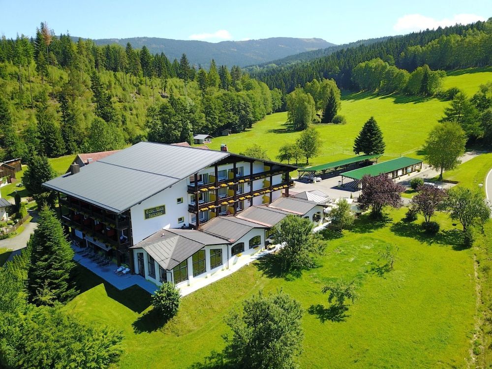 Garni GrünWies Adults Only — hotel in Lohberg