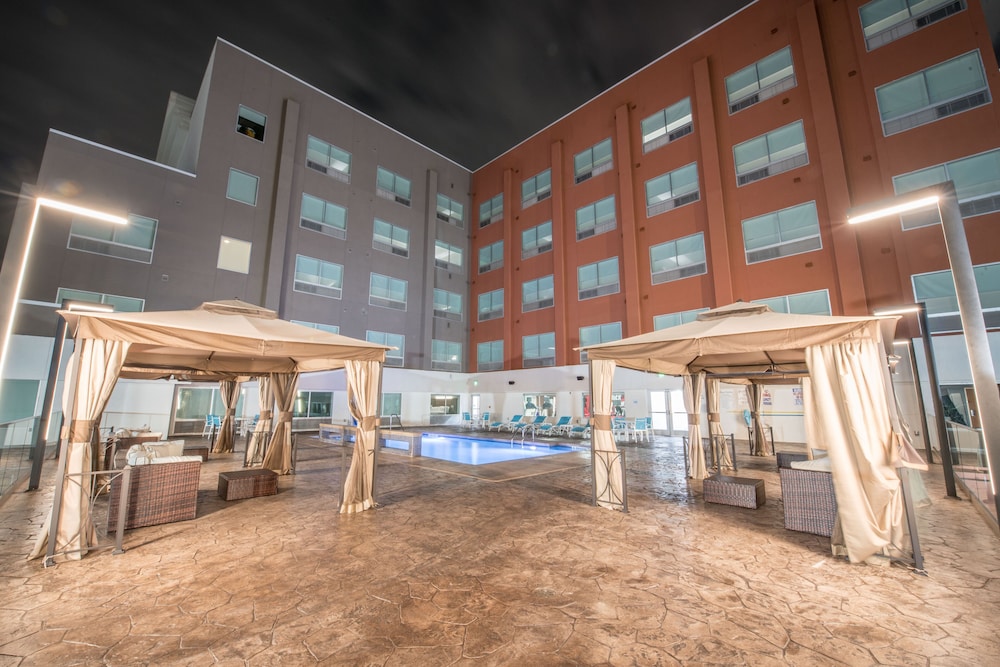 Holiday Inn Express and Suites Houston Westchase Westheimer by IHG - photo 54