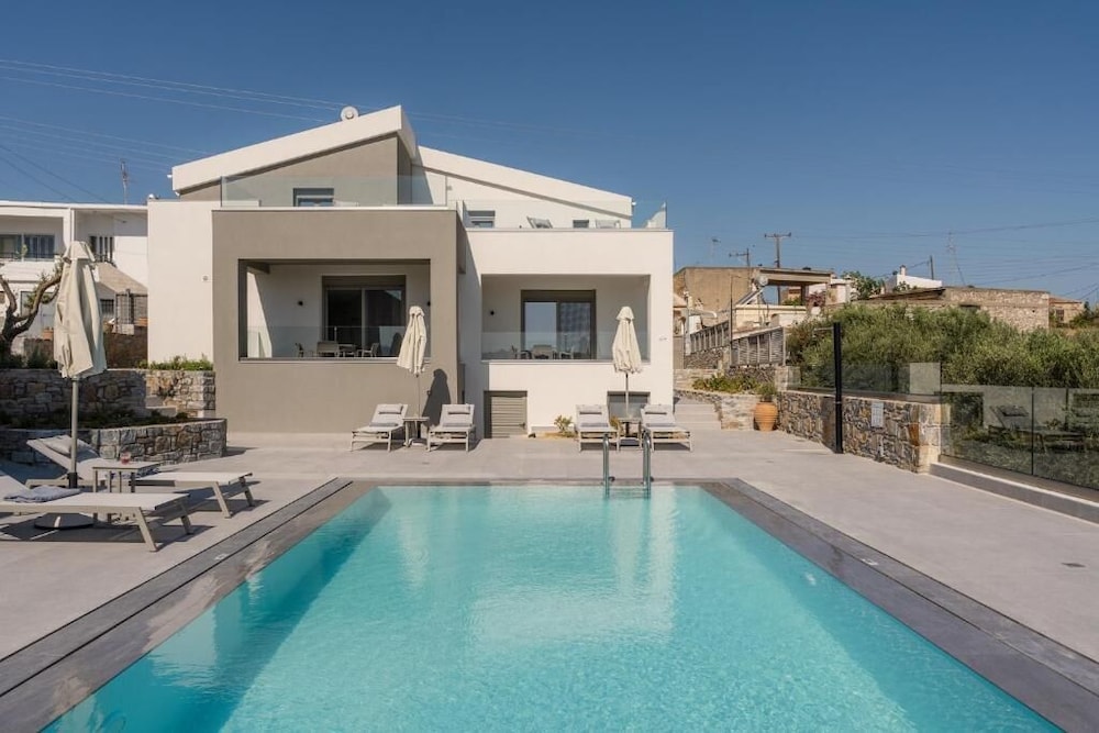 Phyllion Boutique Villas — 4-Star Luxury Hotel in Irakleion, Greece