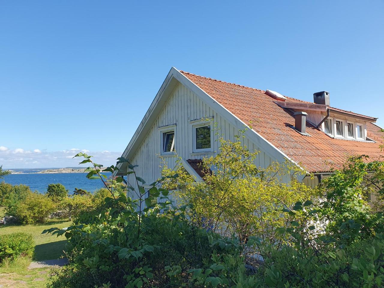 Boende på SydKoster med havsutsikt och nära till bryggor in Stroemstad, Sweden