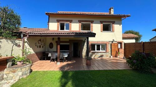 Casa Rural La Quinta del Taracedo — 4-Star Luxury Hotel in Muros De Nalon, Spain