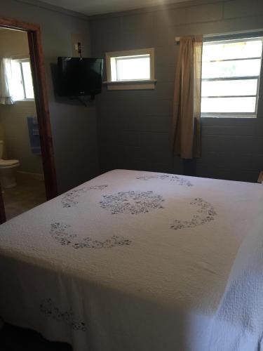 Happy Valley Lodge - photo 8
