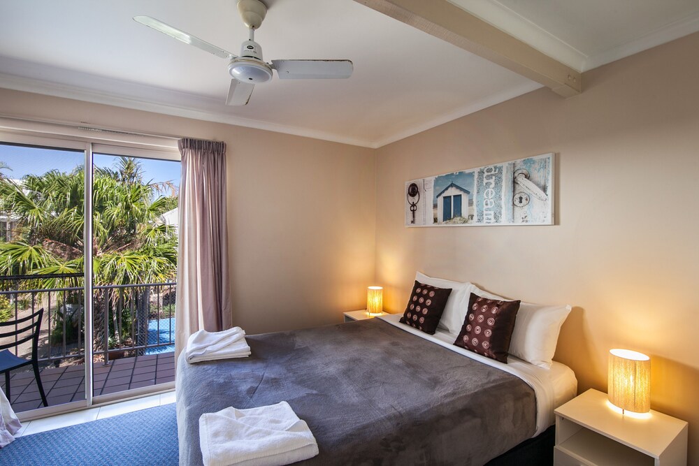 Pelican Beach Resort — hotel in Noosaville