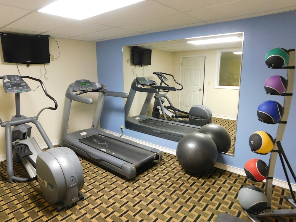 Days Inn by Wyndham West Branch Iowa City Area - photo 22