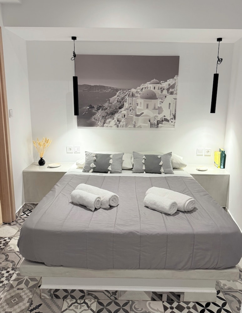 Fira Basement Studios - carbon neutral hotel in Unknown City