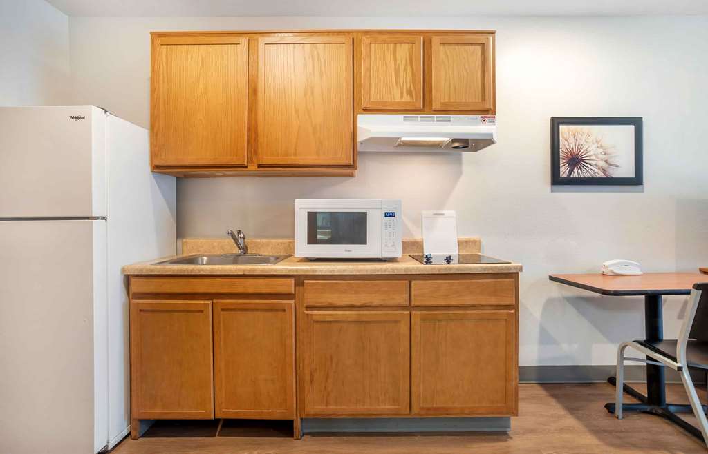 Extended Stay America Select Suites Pensacola Northeast - photo 18
