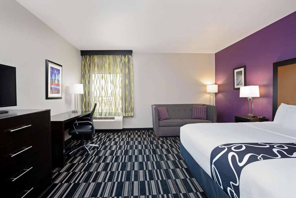 La Quinta Inn & Suites by Wyndham Cedar City - photo 18