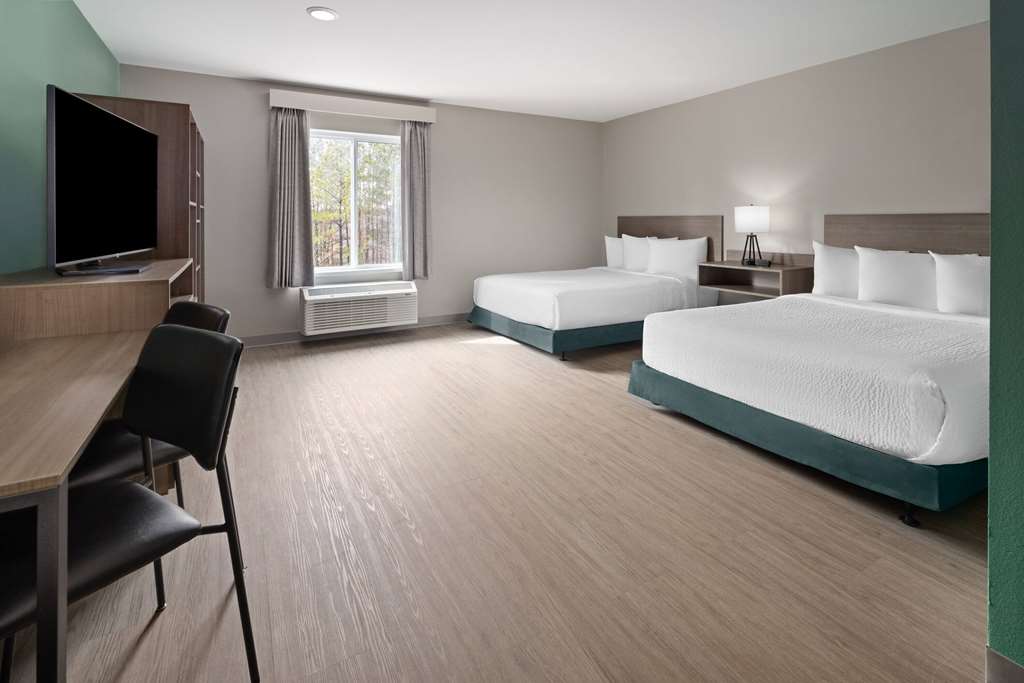 ECHO Suites Richmond West Extended Stay by Wyndham - photo 37
