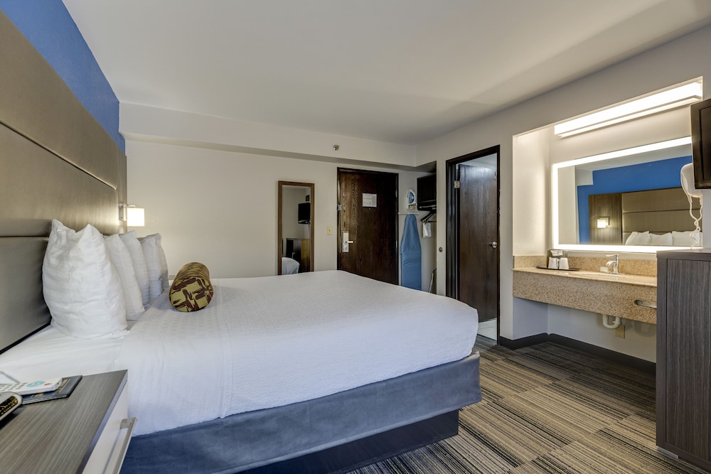 The Alexis Inn & Suites Nashville Airport - photo 10