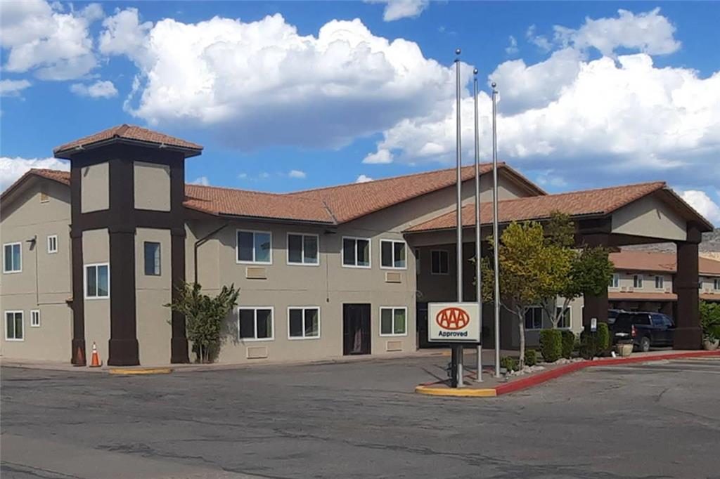 Quality Inn & Suites Grants I 40 — hotel in Grants