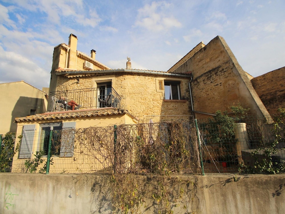 Scenic Villa With View of the Gardon River — 4-Star Luxury Hotel in Remoulins, France