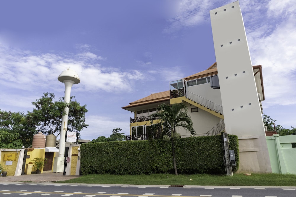 OYO 1005 Pacotte Boutique Resort in Rawai, Thailand