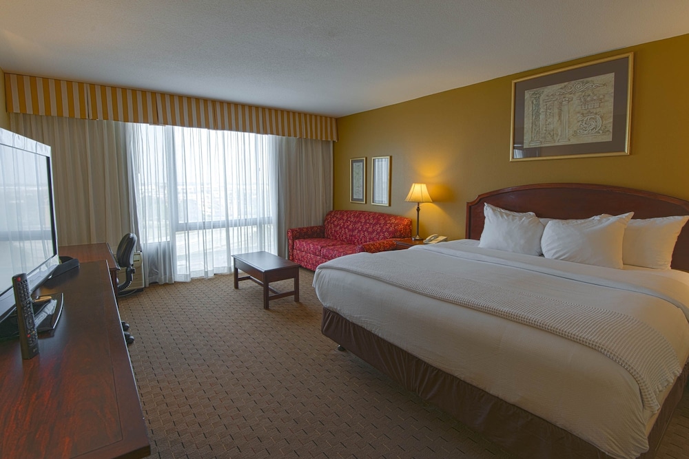 MCM Eleganté Hotel & Suites - photo 7