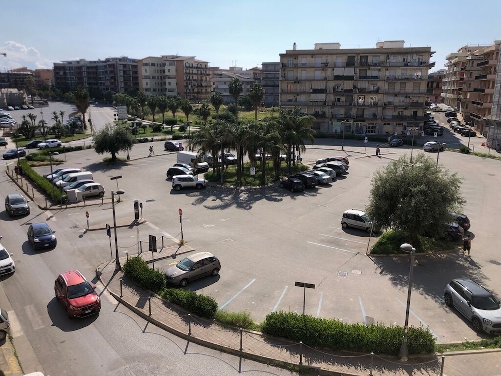 BorgiaRooms Luxury Apartment — 4-Star Luxury Hotel in Milazzo, Italy