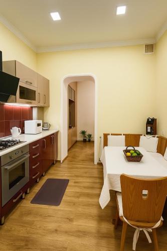 White Apartament in old tbilisi