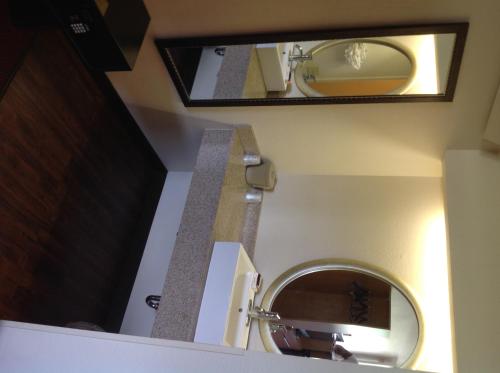 Extenda Suites Mobile North - photo 6