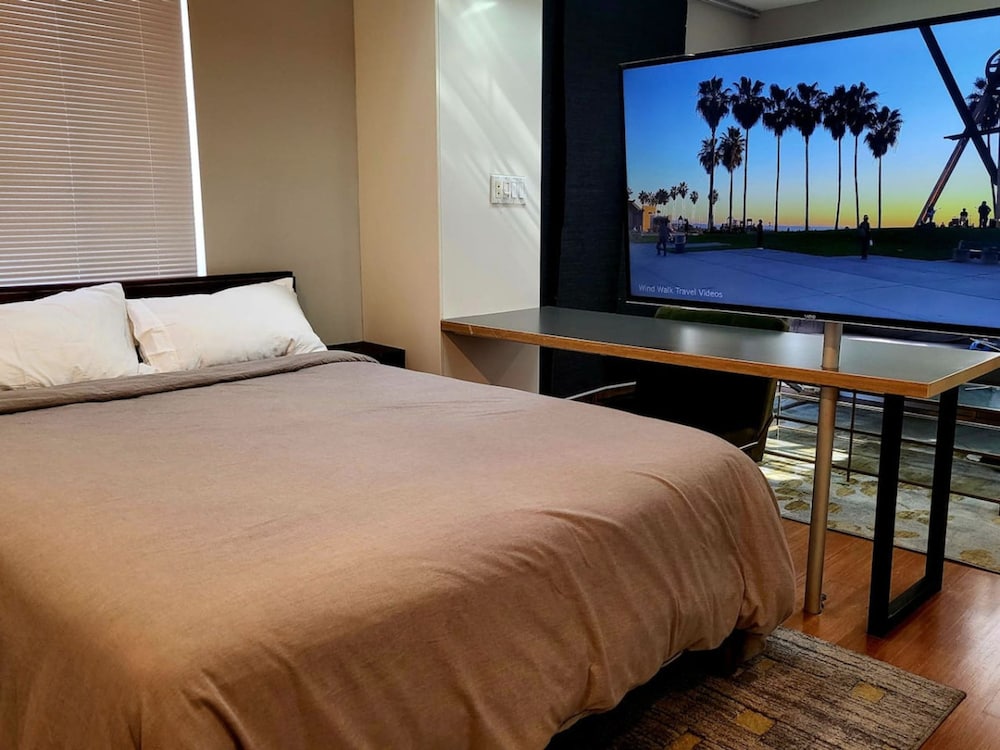 Indoor and Outdoor Venice Beach Living in Venice, United States