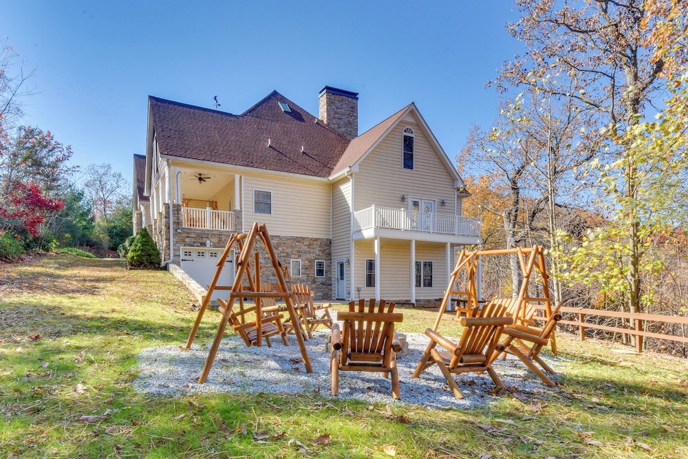 Blairsville Mansion w Hot Tub Casino Games - photo 25