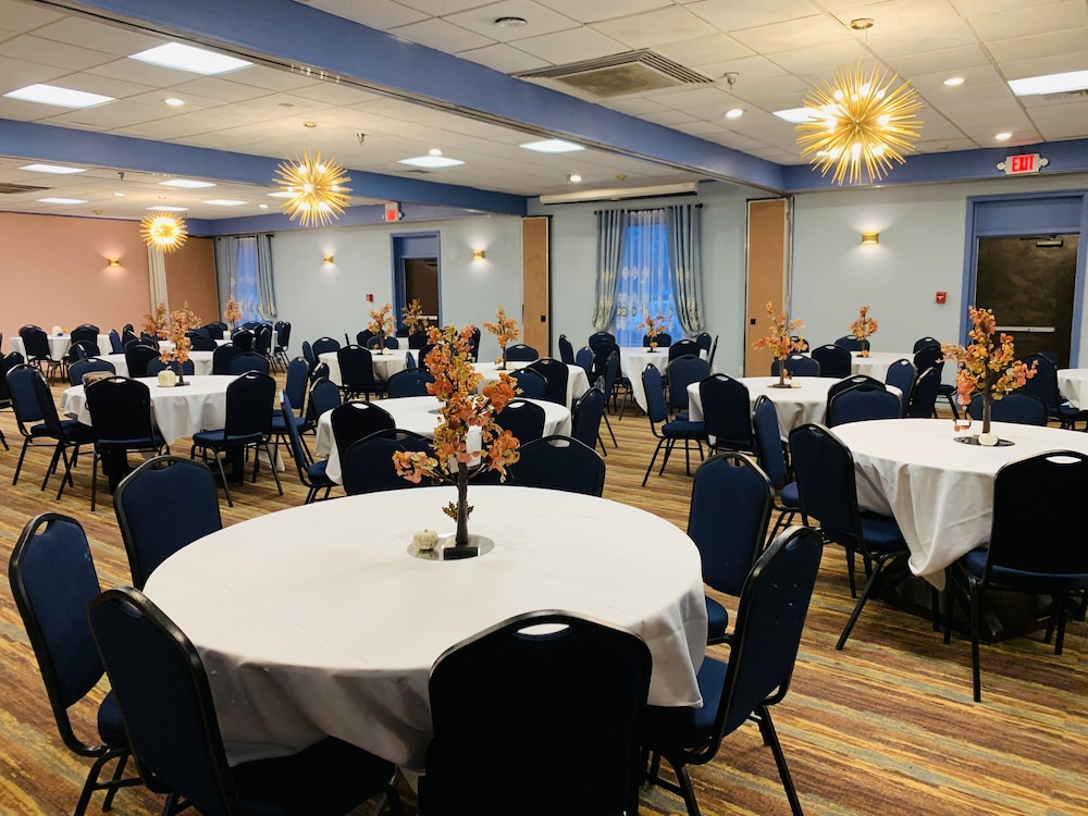 Albany Airport Inn - photo 24