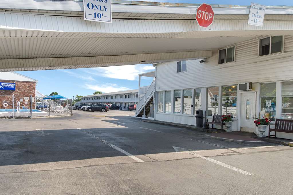 Americas Best Value Inn & Suites Hyannis Cape Cod - photo 20