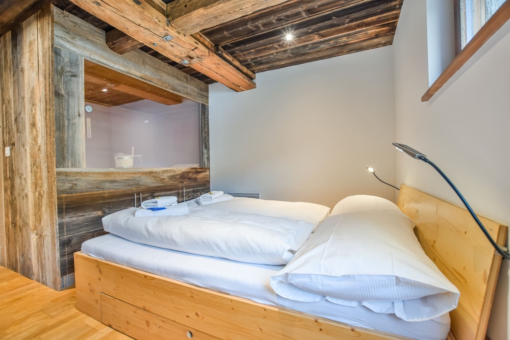 Bodmen 305 in Unknown City, Switzerland