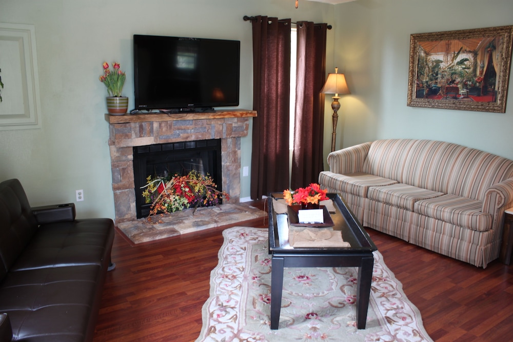 The Regency Inn - photo 7