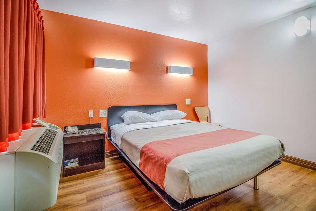 Motel 6 Conroe TX - photo 8