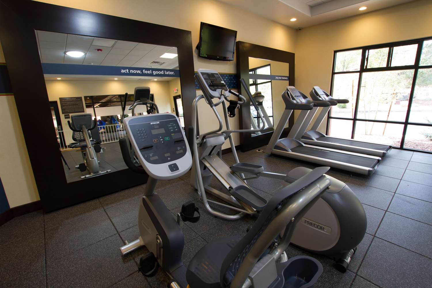 Hampton Inn Prescott - photo 25