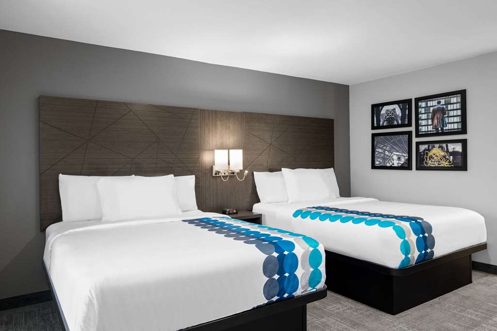 La Quinta Inn by Wyndham Indianapolis Airport Executive Dr - photo 10