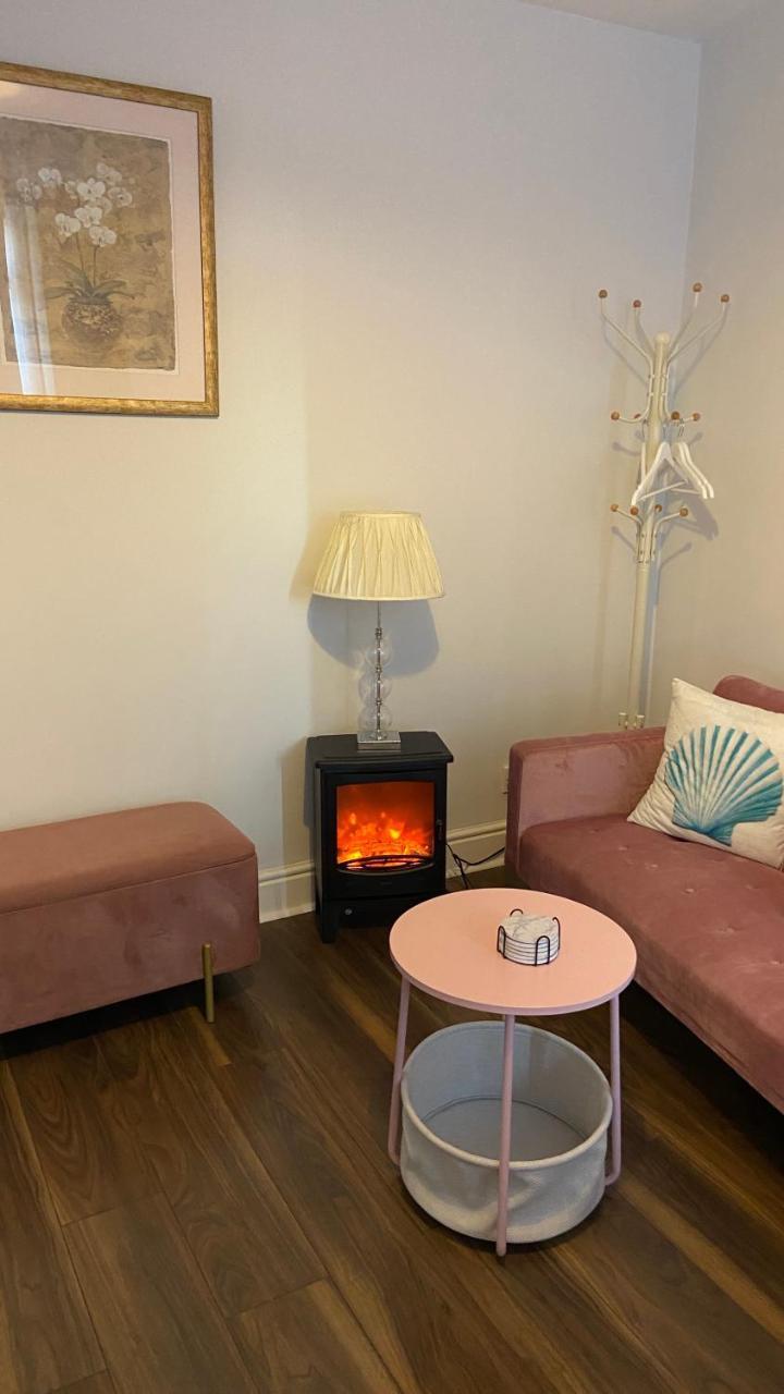 Bexhill Beautiful Sea Front Bungalow — 4-Star Luxury Hotel in Bexhill-On-Sea, United Kingdom